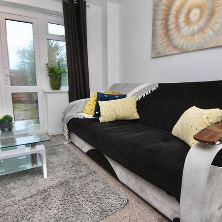 Daimler House - Cosy Home Near Coventry City Centre Exterior photo