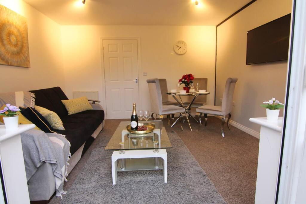 Daimler House - Cosy Home Near Coventry City Centre Exterior photo